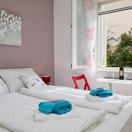 Reach The Beach * דוברובניק